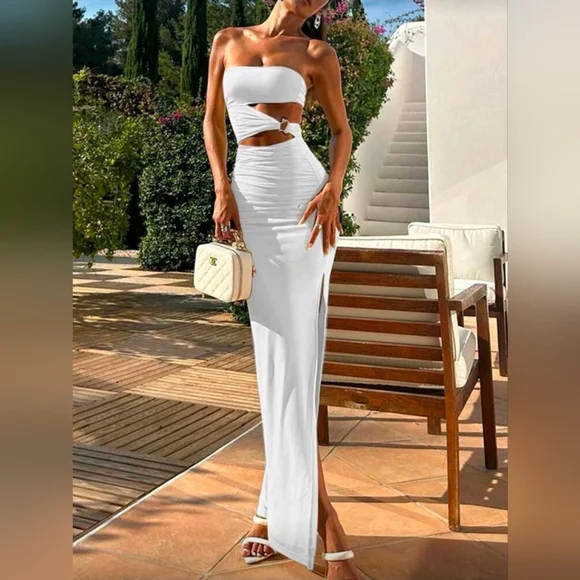 Solid Color Strapless Hollow Out Dress - Picture 4 of 4